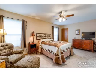 Photo #3: 920126 Listing