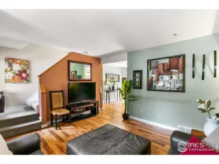 Photo #4: 920255 Listing