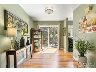 Photo #5: 920255 Listing