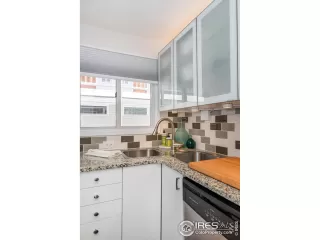 Photo #5: 920408 Listing 