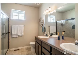 Photo #6: 920515 Listing