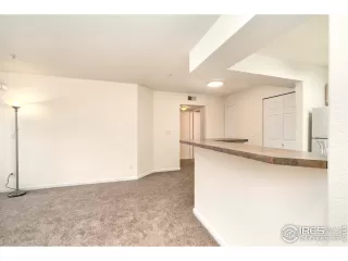 Photo #6: 920520 Listing