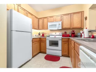 Photo #3: 920521 Listing