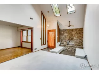 Photo #2: 920527 Listing 