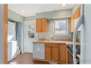 Photo #5: 920821 Listing