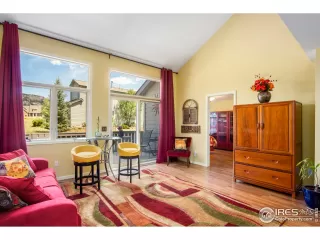 Photo #5: 920918 Listing