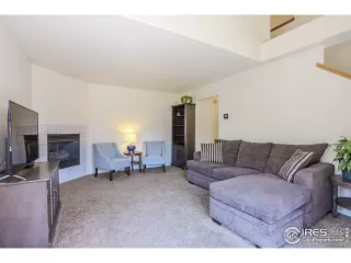 Photo #2: 920939 Listing