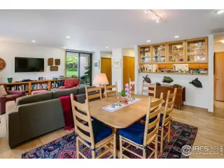 Photo #5: 920983 Listing 