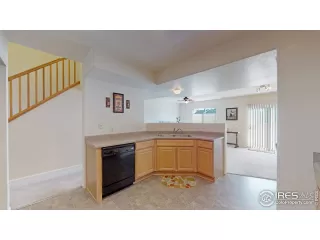 Photo #6: 921039 Listing