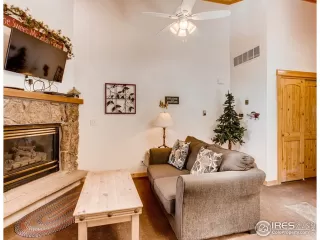 Photo #5: 921095 Listing