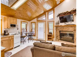 Photo #6: 921095 Listing