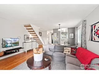 Photo #5: 921207 Listing