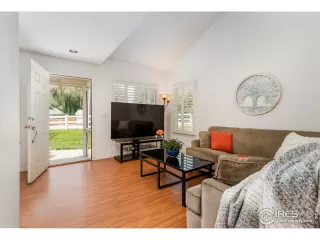 Photo #4: 921219 Listing