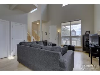 Photo #5: 921343 Listing