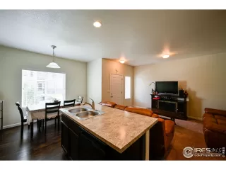 Photo #4: 921695 Listing