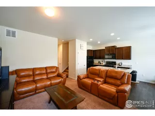 Photo #5: 921695 Listing