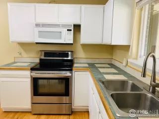 Photo #5: 921775 Listing