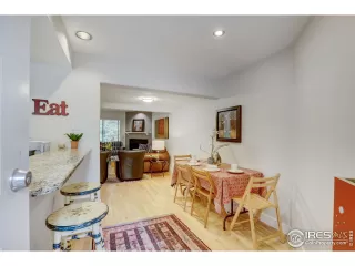 Photo #4: 921808 Listing