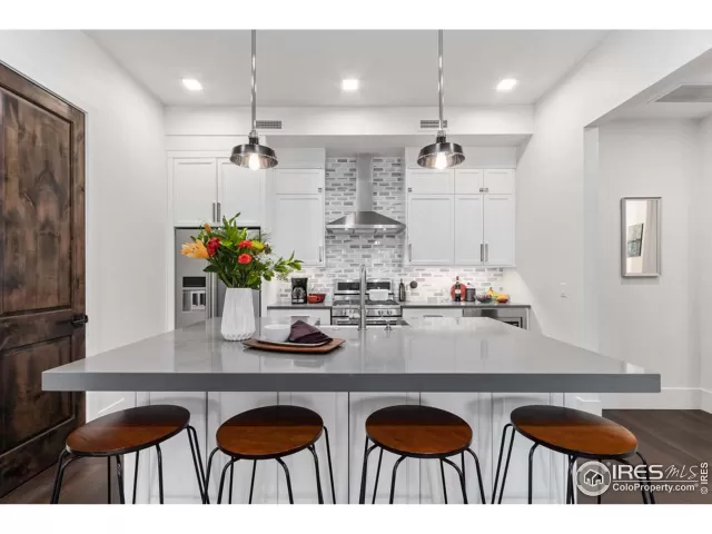 MLS: 921862 Condo For Sale