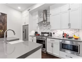 Photo #1: 921862 Listing