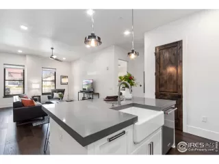 Photo #3: 921862 Listing