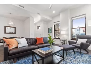 Photo #6: 921862 Listing