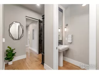 Photo #6: 921884 Listing