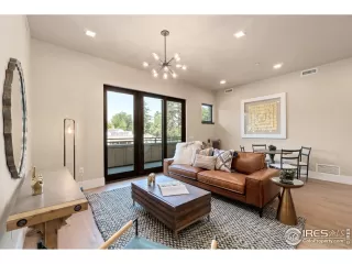 Photo #6: 921922 Listing