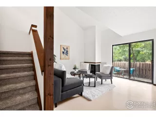 Photo #2: 922030 Listing