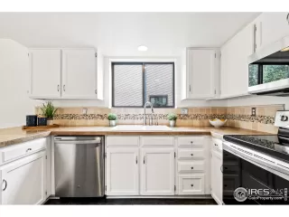 Photo #6: 922030 Listing