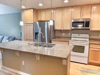 Photo #4: 922100 Listing