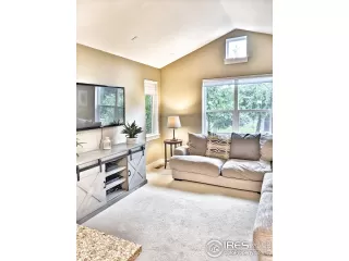 Photo #6: 922100 Listing