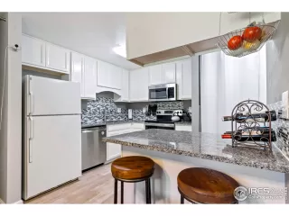 Photo #5: 922270 Listing