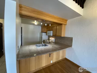 Photo #3: 922296 Listing