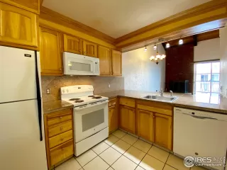 Photo #4: 922296 Listing