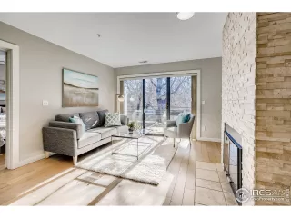 Photo #4: 922359 Listing