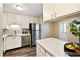 Photo #3: 922373 Listing