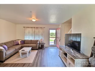 Photo #6: 922434 Listing