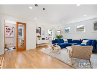 Photo #6: 922440 Listing