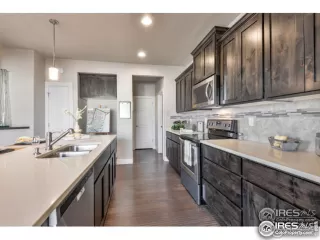 Photo #3: 922511 Listing