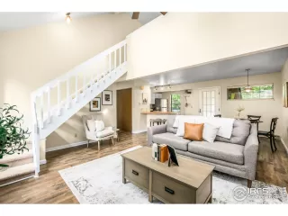 Photo #3: 922541 Listing