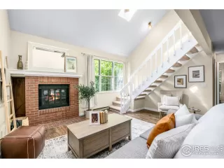 Photo #5: 922541 Listing