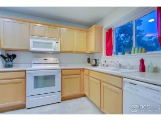 Photo #3: 922600 Listing