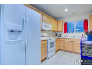 Photo #5: 922600 Listing