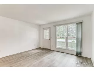 Photo #3: 922607 Listing