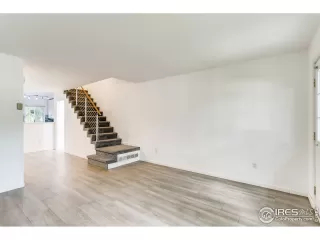 Photo #4: 922607 Listing