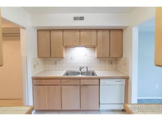 Photo #4: 922781 Listing