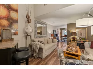 Photo #2: 922822 Listing