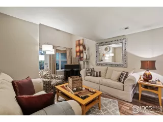 Photo #5: 922822 Listing