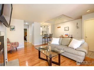 Photo #5: 923043 Listing